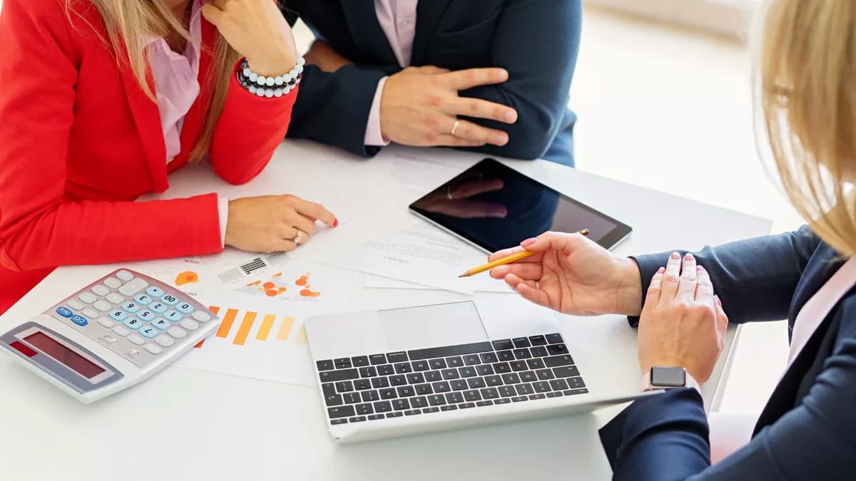 Karriere in der Steuerverwaltung: Alles über den Beruf und die Ausbildung zum Finanzwirt (mittlerer Dienst)