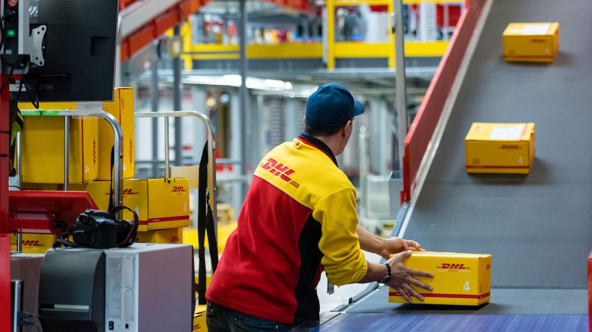 Speditionskaufmann Ausbildung & Beruf: Aufgaben, Gehalt, Karrierechancen