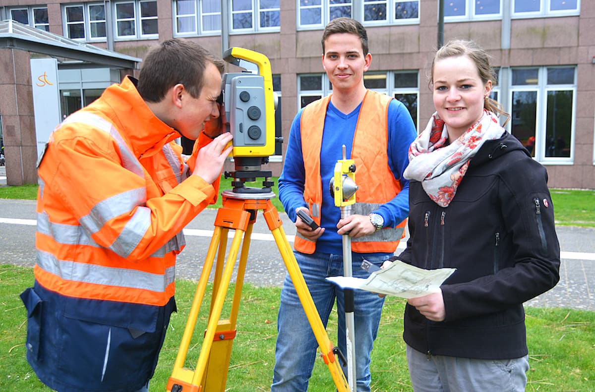 Vermessungstechniker Ausbildung: Präzision, Gelände und digitale Daten