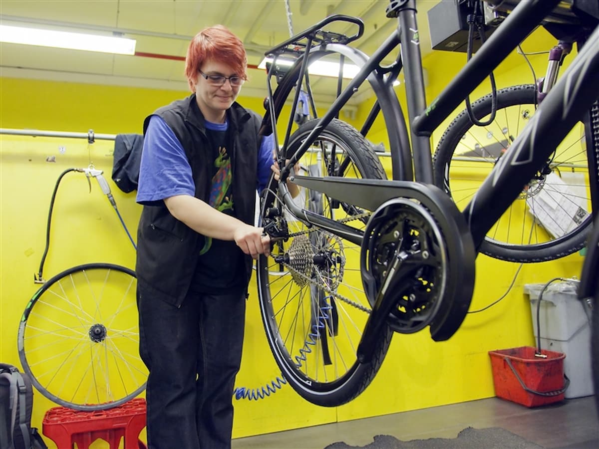 Zweiradmechaniker Ausbildung – Aufgaben, Gehalt, Ablauf und Zukunftsperspektiven