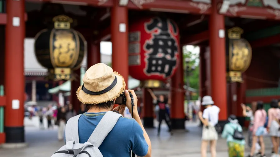 Allianz bundles eSIM access with travel insurance