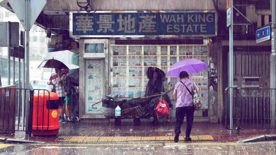 Hong Kong caps commissions as life insurers compete