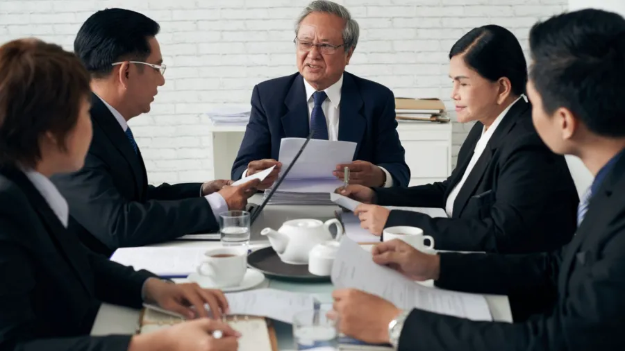 Hong Kong insurance job seekers face 3% to 4% pay rise cap